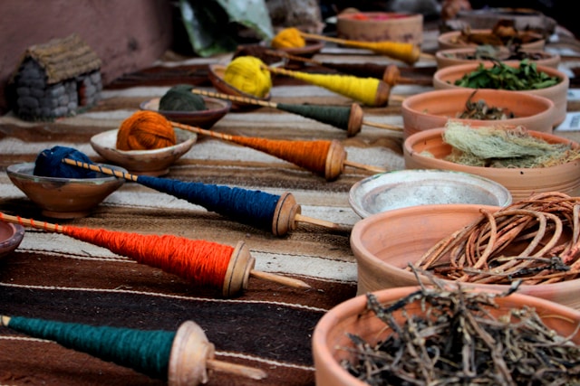 Pourquoi découvrir l’artisanat local au cœur des marchés et ateliers du centre de la France ?
